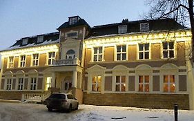 Pałac Dąbrowa